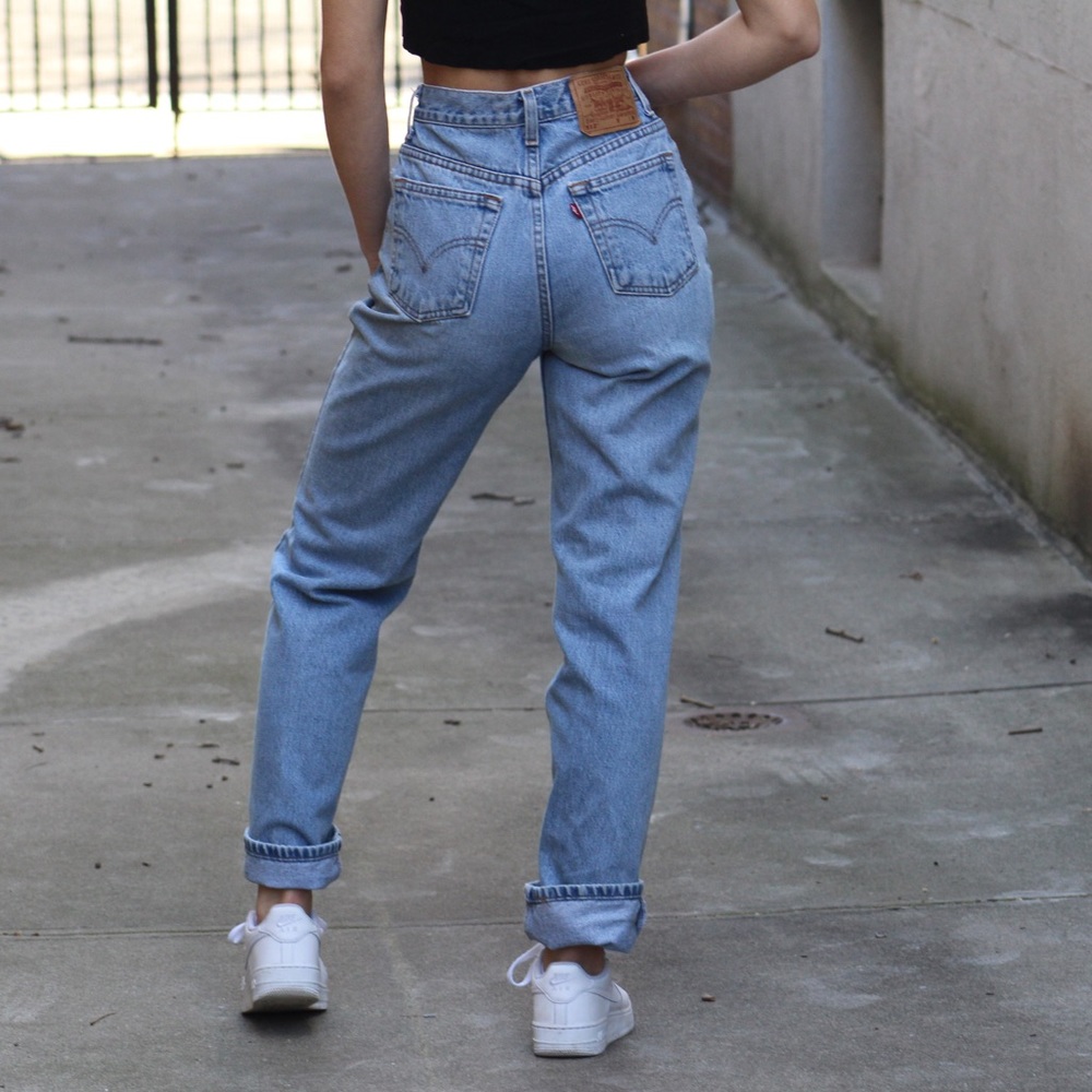 512 Levi’s light wash mom jean sz25/26